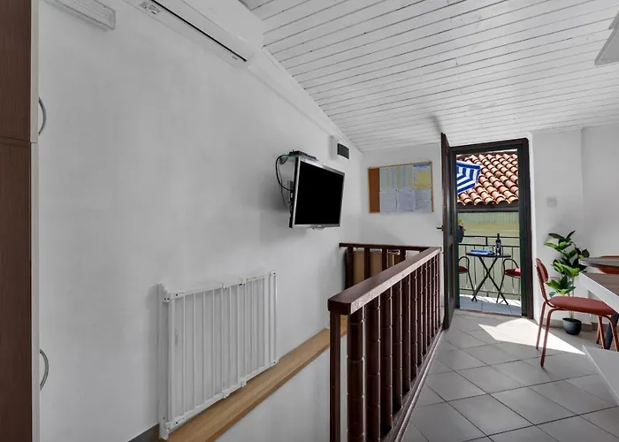 Lanterna Apartment *