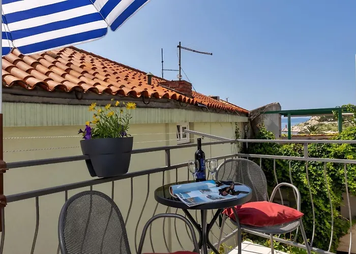 Lanterna Apartment Makarska